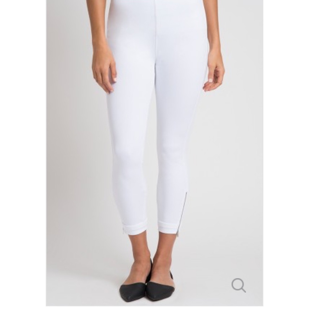 Lysse pull on crops. Very comfortable and good stretch. Keeps its shape! EUC
